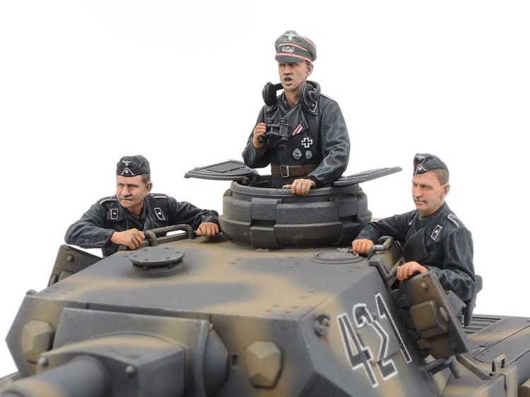 Tamiya 1:35 German Tank Pz. Kpfw. IV Ausf. D Erly Production & Motocycle Set Estern Front