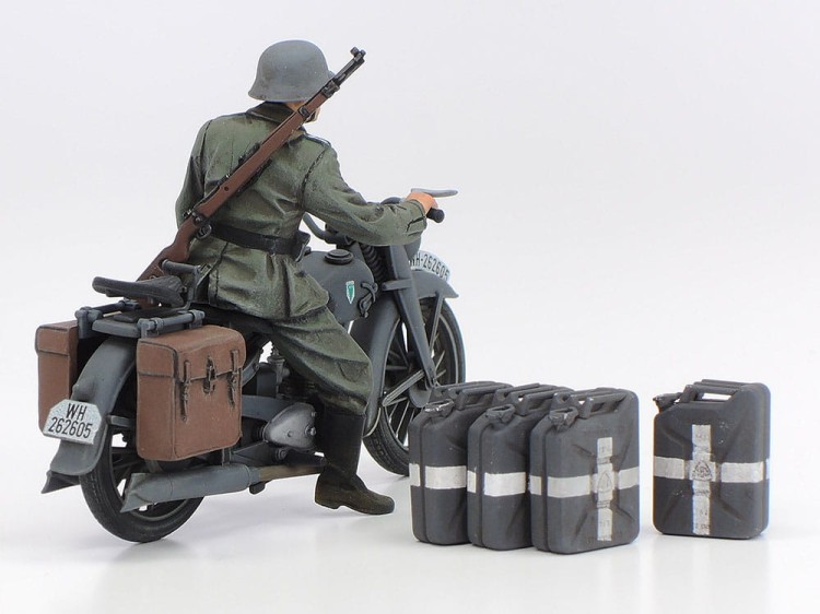 Tamiya 1:35 German Tank Pz. Kpfw. IV Ausf. D Erly Production & Motocycle Set Estern Front